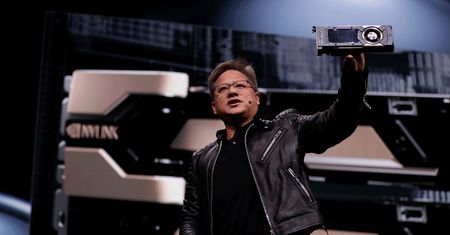 Jest potężna! Wyciekły zdjęcia karty graficznej GeForce RTX 3090 Founders Edition