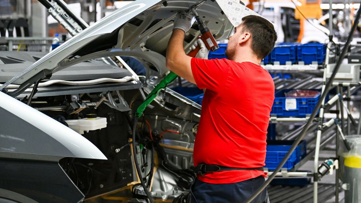 Wmurowania kamienia w?gielnego w zak?adzie Volkswagena
Fot. Lukasz Gdak/East News, Wrzesnia 24.11.2025. Volkswagen inwestuje w rozbudow? fabryki. Wmurowanie kamienia wegielnego w zakladzie we Wrzesni.
Lukasz Gdak