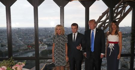 Macronowie goszczą Trumpów na prywatnej kolacji w restauracji na wieży Eiffla! (ZDJĘCIA)