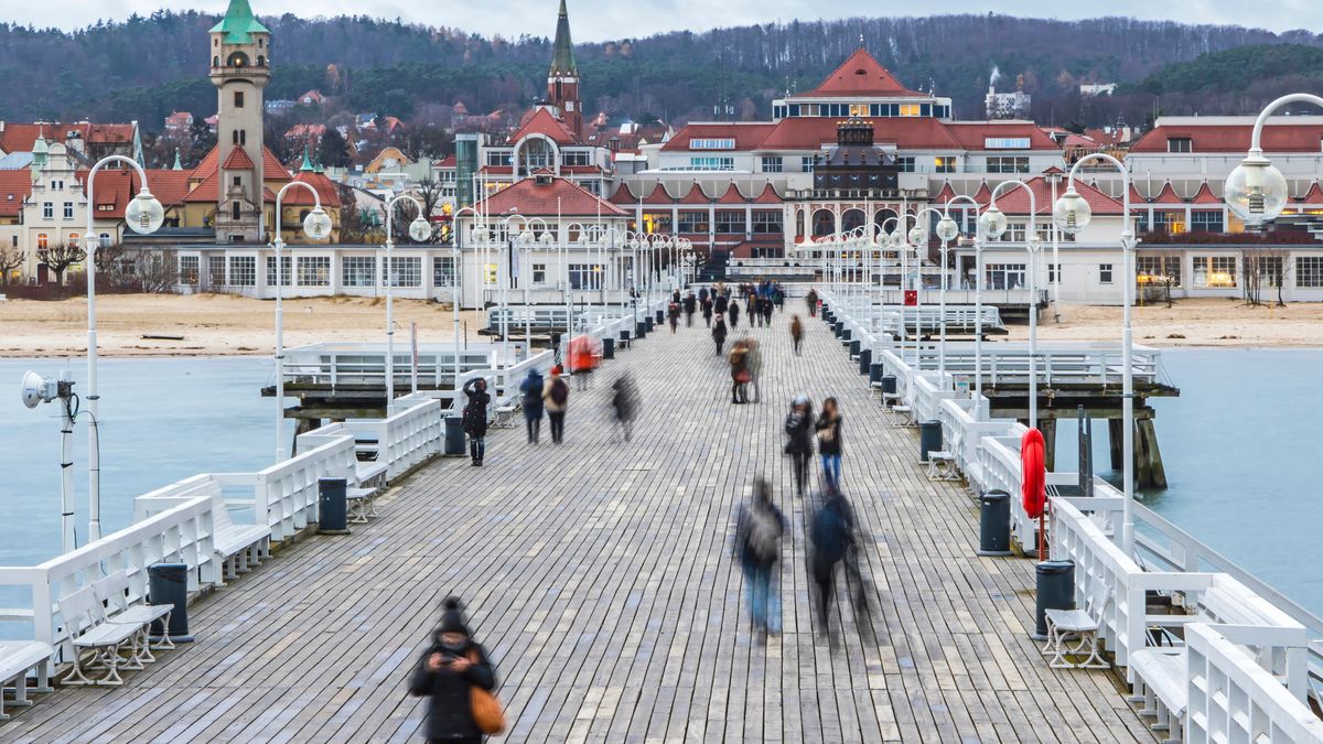Jeśli święta 1. i 3. maja przypadają w tygodniu, niewielkim kosztem można zyskać ponad tydzień wolnego