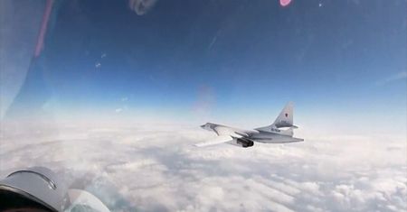 Rosyjskie bombowce nad Bałtykiem. Polska poderwała swoje myśliwce