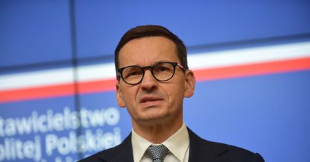 "To komunista". Morawiecki atakuje byłego premiera
