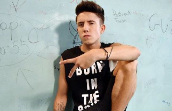 Konkurs dla uczniów z udziałem Dawida Kwiatkowskiego promuje serial „Szkoła”