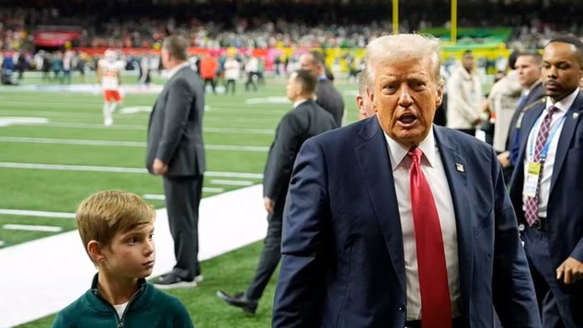 Donald Trump z wnuczkiem Theo na Super Bowl