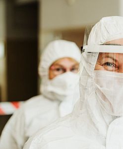 Koronawirus. Dwie maseczki lepsze niż jedna. Potwierdzają to badania