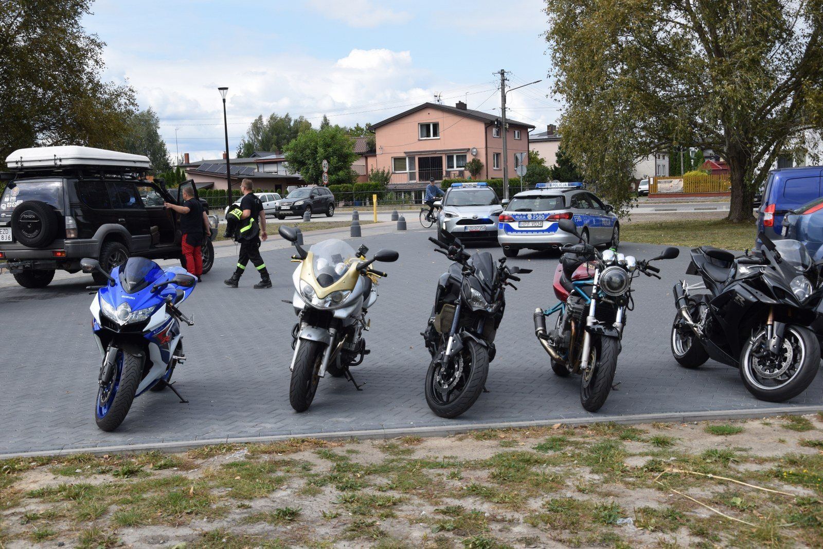 &#34;Kępina Moto Show 2025&#34; w Zduńskiej Woli. Nad zalewem coraz więcej ludzi i pojazdów, nie tylko z Łódzkiego