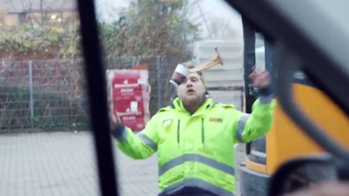 Man pokazał, że reklamy nie muszą nudne