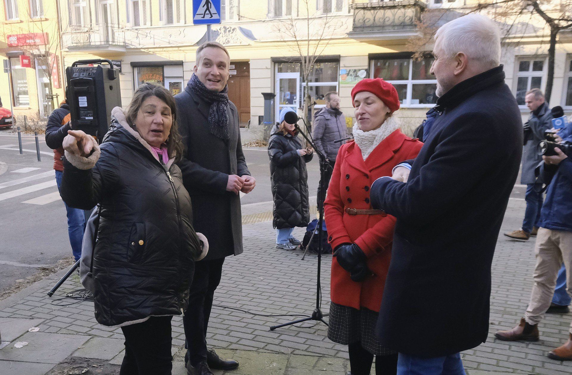 Na zdjęciu od lewej: Justyna Kuberka (radna miejska), Mariusz Wiśniewski (wiceprezydent Poznania), Katarzyna Napierała (członek zarządu Rady Osiedla Wilda), Krzysztof Olejniczak (dyrektor ZDM).