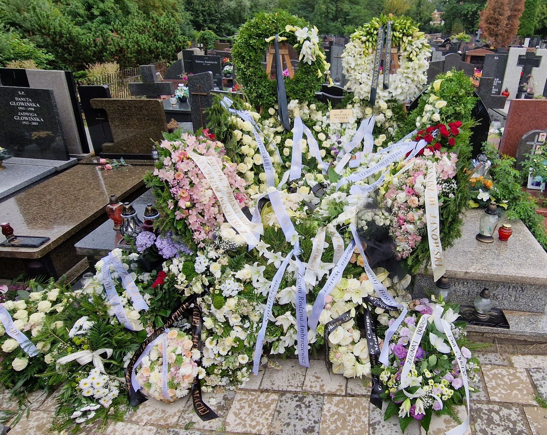 Pogrzeb Bogumily Wander
n/z: Wander Bogumila / Pogrzeb Bogumily Wander - 2024-08-07 / fot.KAPiF
KAPIF.pl