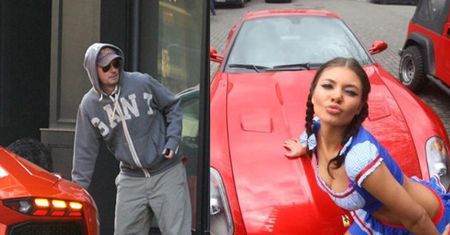 "Bardzo mi się podoba, że PRZYJEŻDŻA DO PRACY LAMBORGHINI!"