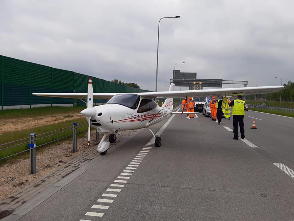 Awaryjne lądowanie awionetki na A1. Pilot podjął dramatyczną decyzję