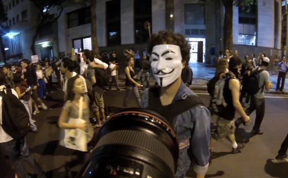 Być jak James Nachtwey, czyli fotograficzny FPS z demonstracji w Brazylii 3