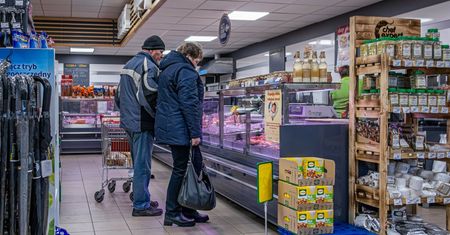Sprzedaż w górę. Ale komunikat GUS nie daje wyłącznie powodów do radości