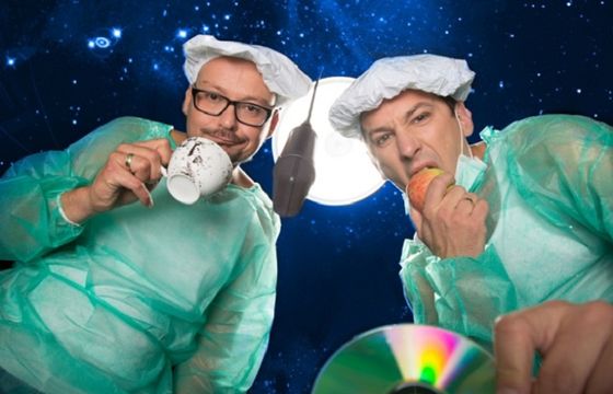 RMF MAXXX wysyła w Polskę wyborczy MAXXXobus, promują to Rock i Jakubek