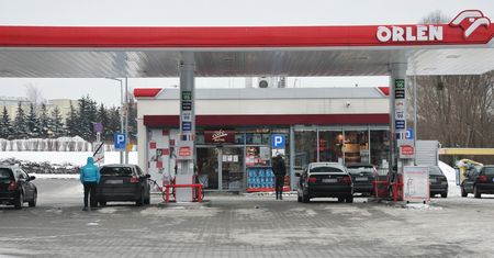 Benzyna po 5 zł? To cena "powrotu do normalności" po COVID-19