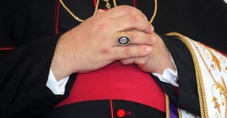 Obrona życia czy dehumanizacja człowieka?