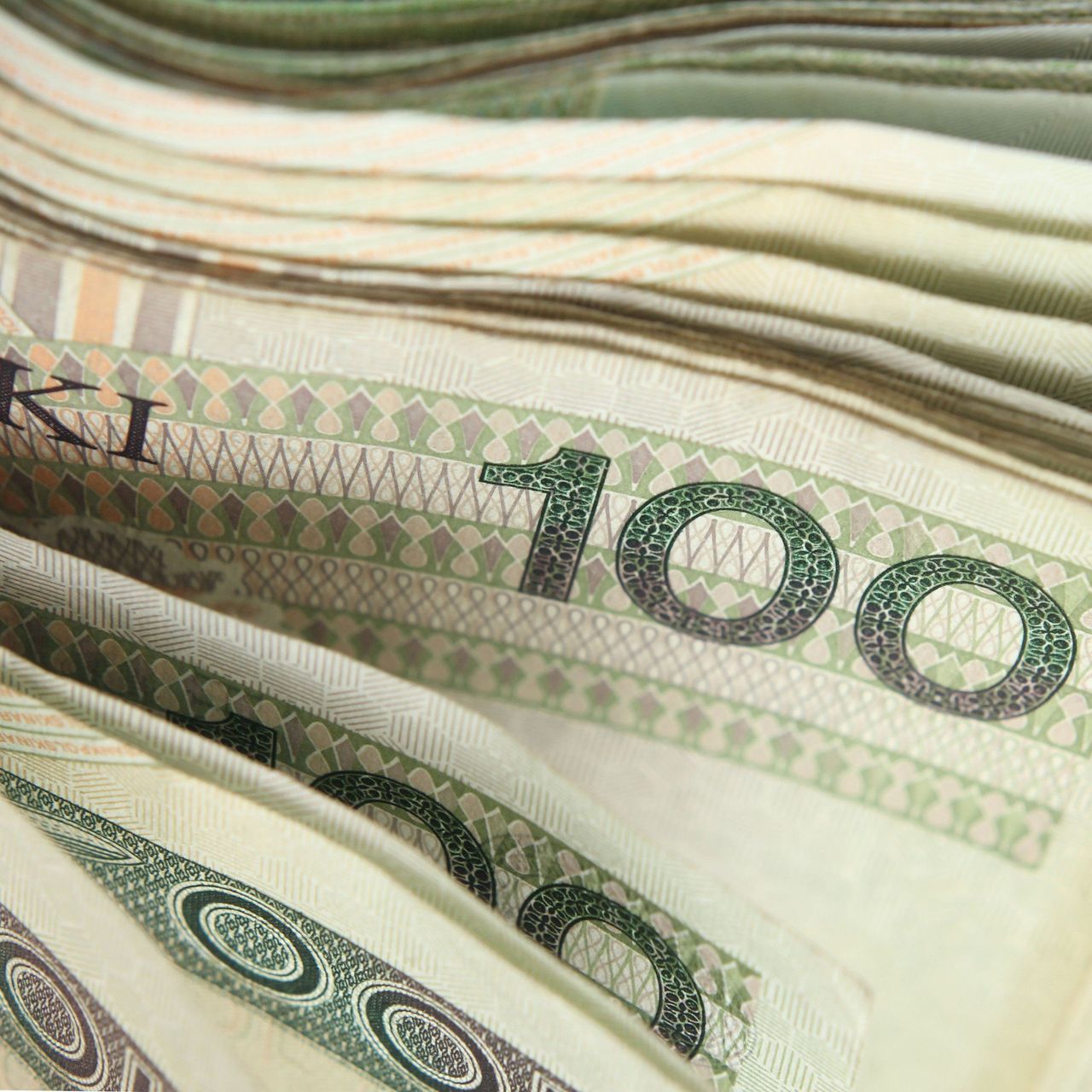 Waloryzacja emerytur 2026.Ile zyskają seniorzy w marcu 2026. Kto straci? Wyliczenia, kwoty - tabela