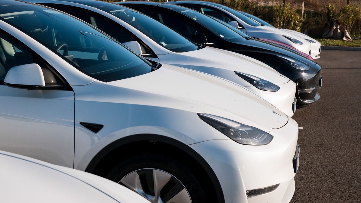 Tesla w odwrocie, Chińczycy zyskują. Boom na elektryki w Unii Europejskiej