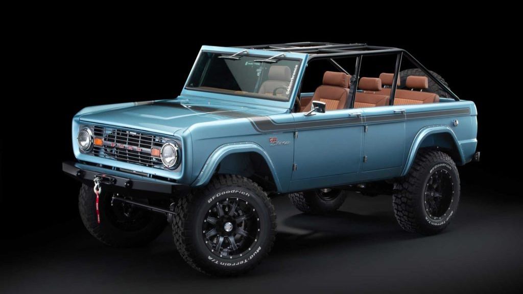 Czterodrzwiowe Bronco. Tego nie widuje się na co dzień.