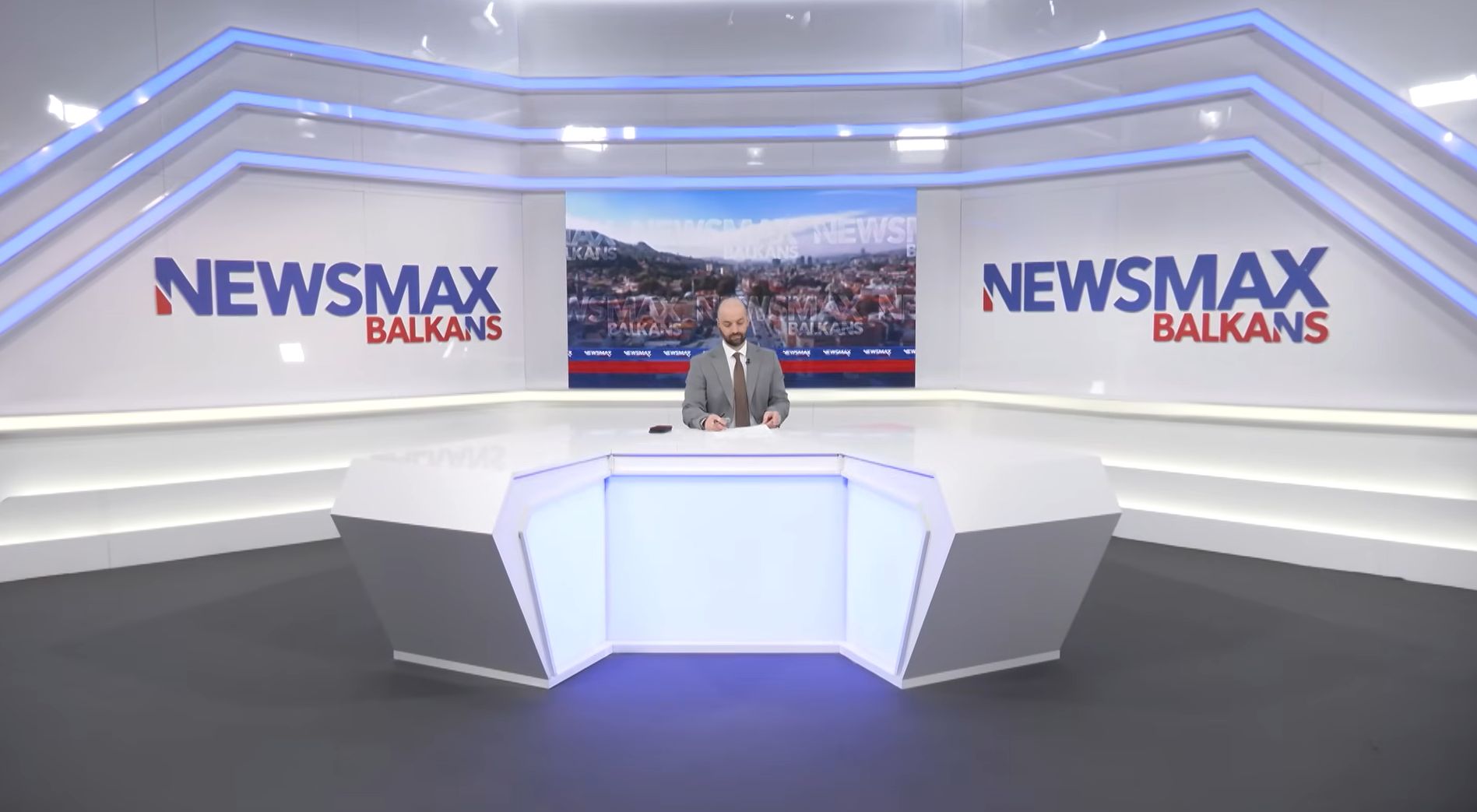 Newsmax Polska chce być stacją centrową. Kiedy ruszy nowy kanał?