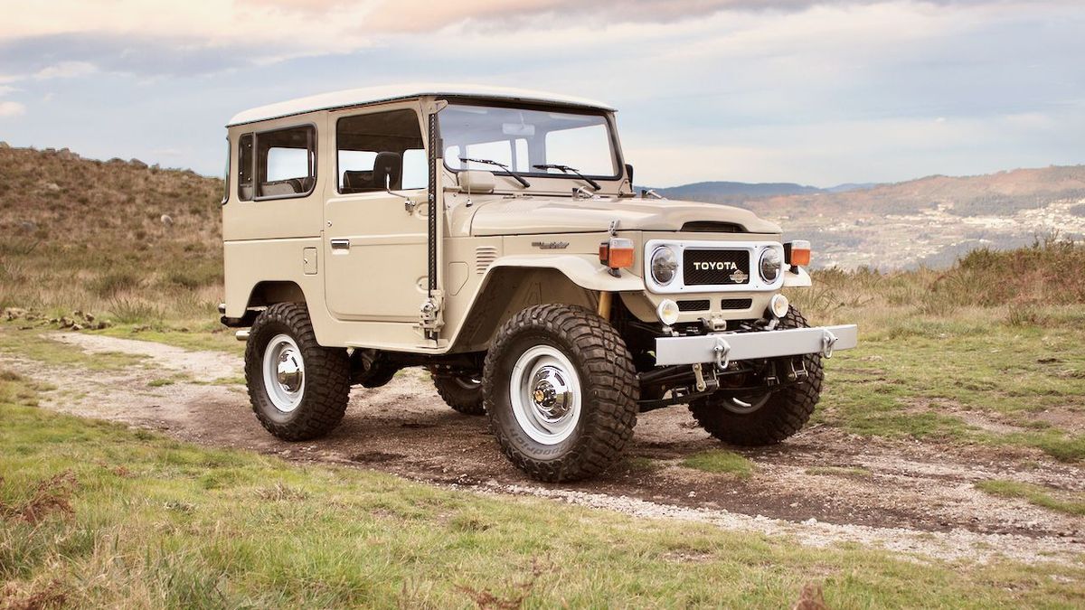 Kultowy Land Cruiser dzięki kilku modyfikacjom stał się bardziej wszechstronnym pojazdem.