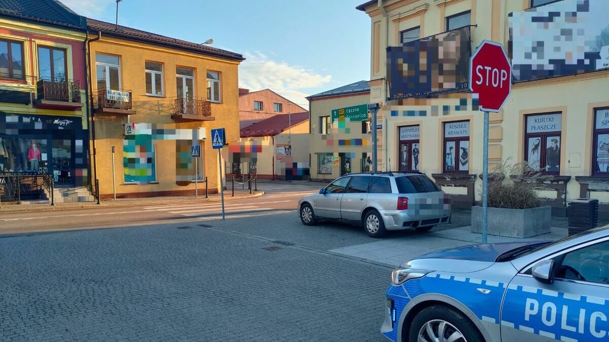 Kierowca bez uprawnień potrącił kobietą