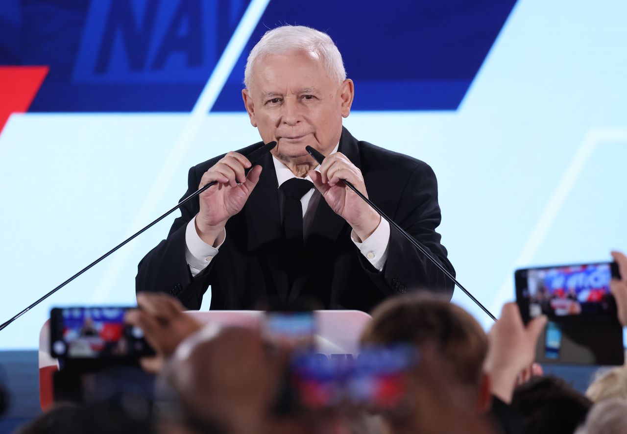 Kaczyński w specjalnym przemówieniu. "Rząd dostał czerwoną kartkę"