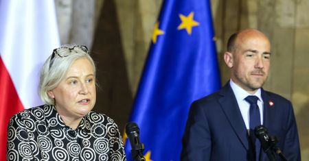 Domy, mieszkania, torebki i biżuteria. Oto majątek minister Marzeny Czarneckiej