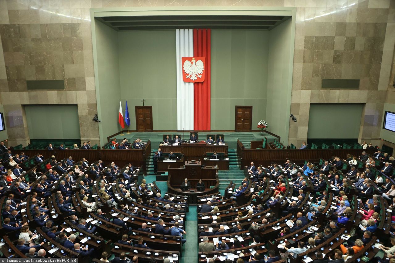 26 nowych twarzy w Sejmie. Kto zastąpi europosłów?
