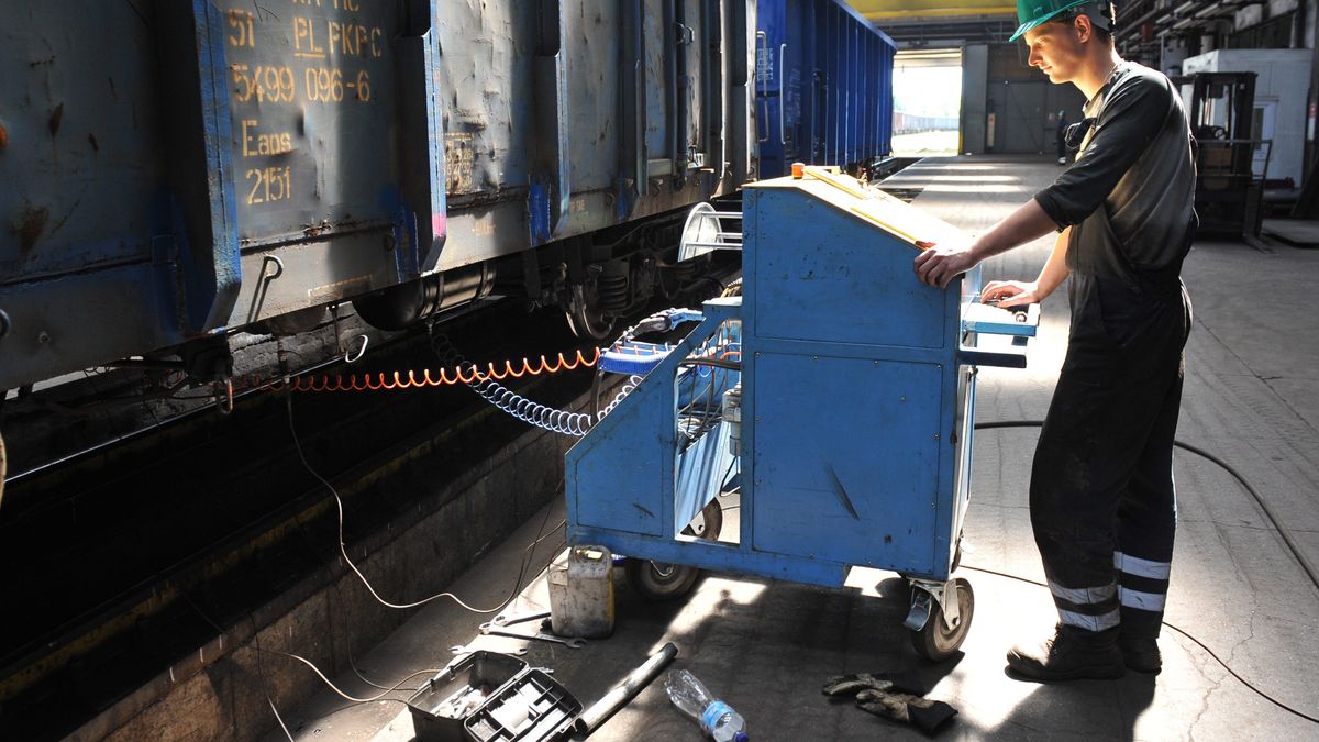 wagonownia
Marcin Bielecki
kolej, PKP, PKP CARGo, poci�g, praca, produkcja, tabor, transport, wagonownia, wagony, odnowa tabory, inwestycja, inwestycje, remont, zak��d