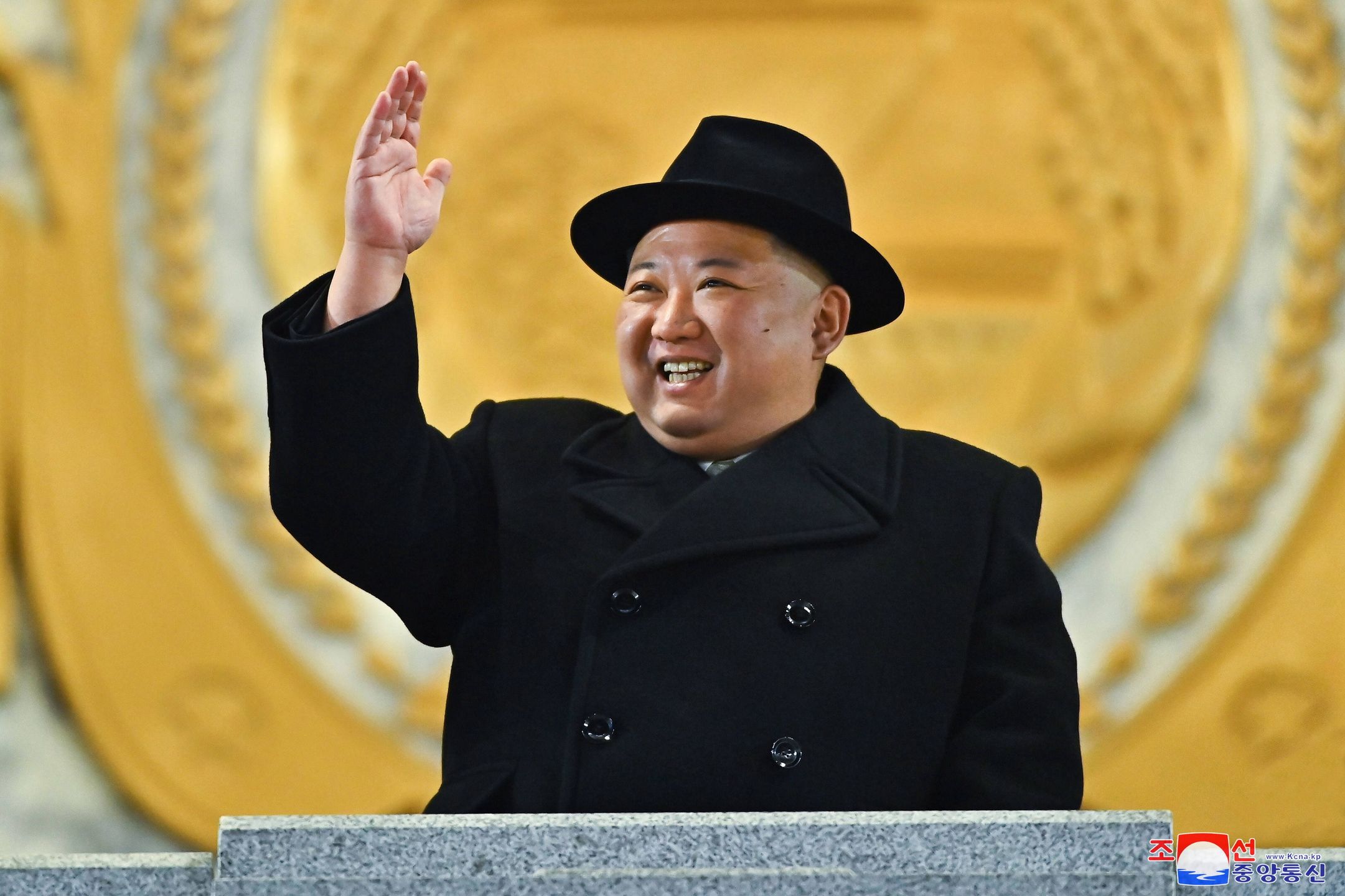 Nighttime military parade in Pyongyang for 75th founding anniversary of KPA
epa10455973 A photo released by the official North Korean Central News Agency (KCNA) shows North Korean Supreme leader Kim Jong-un gesturing while viewing a military parade at Kim Il Sung Square to mark the 75th anniversary of the founding of the Korean People's Army (KPA), the revolutionary armed forces of the Worker's Party of Korea (WPK). in Pyongyang, North Korea, 08 February 2023 (issued 09 February 2023).  EPA/KCNA   EDITORIAL USE ONLY 
Dostawca: PAP/EPA.
KCNA