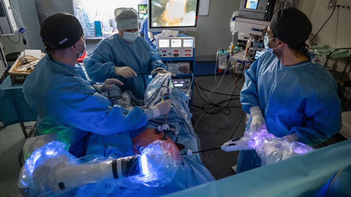 operacja
Wojtek Jargiło
akcja, asysta, chirurgiczna, doktor, doktorzy, edukacja, edukacyjna, ekran, lekarz, lekarze, medycyna, medycyny, monitor, obchody, onkologia, operacja, pacjent, personel, sala operacyjna, Uniwersytecki Szpital Kliniczny we Wrocławiu, zabieg, zdrowie, System robotyczny Versius