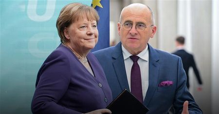 Burza po słowach Merkel. Rau o "naiwności" i "bezczelności"