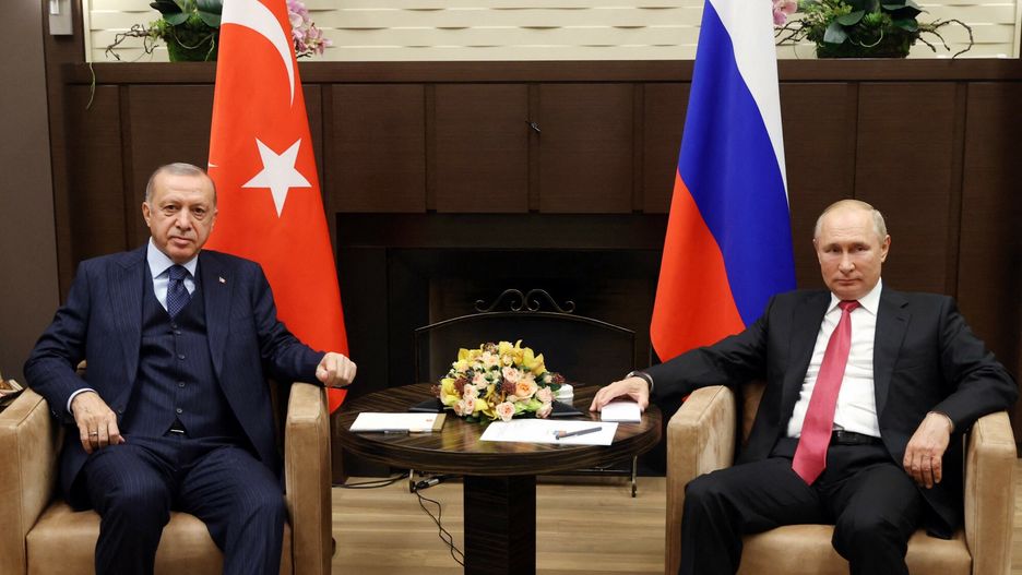 arch48
A handout picture taken and released on September 29, 2021 by the Turkish Presidential Press service shows Turkish President Recep Tayyip Erdogan (L) and Russian President Vladimir Putin posing ahead of their meeting in Sochi. (Photo by Mustafa KAMACI / TURKISH PRESIDENTIAL PRESS SERVICE / AFP)
MUSTAFA KAMACI