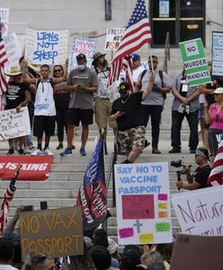 Szczepionkowy spór w USA. Mężczyzna pchnięty nożem