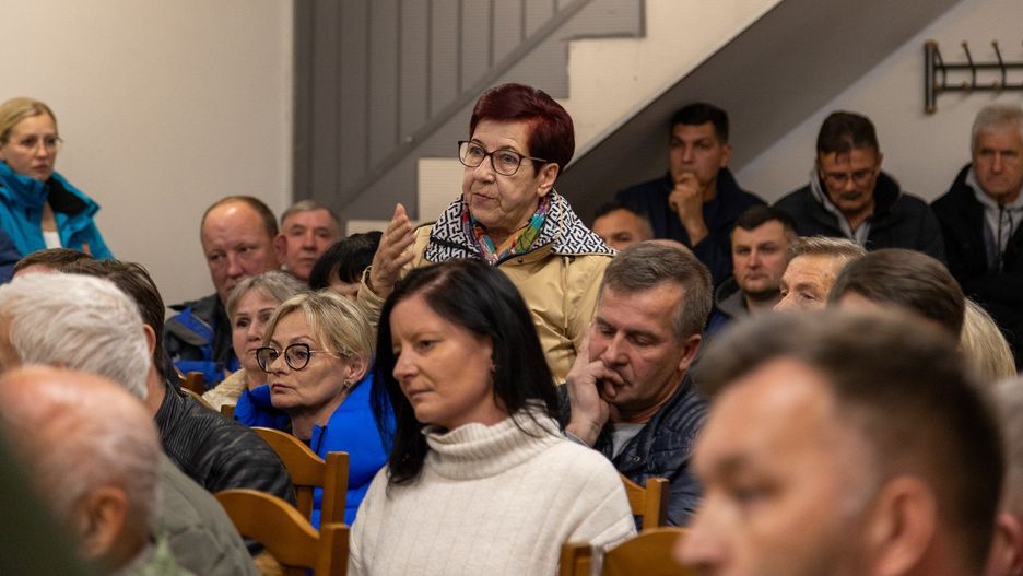 Zebranie w Domu Ludowym w Prucheńsku Dużym w sprawie budowy kurników przemysłowych.