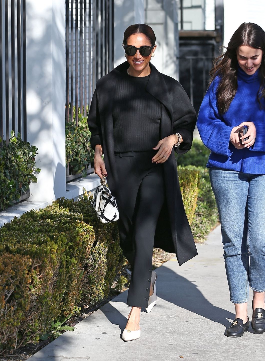 Uśmiechnięta Meghan Markle maszeruje ulicami Los Angeles