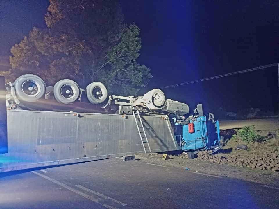 Buraki wyleciały na drogę