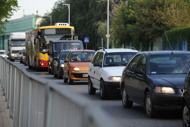 Korki w polskich miastach. Tracimy prawie 14 mln złotych dziennie