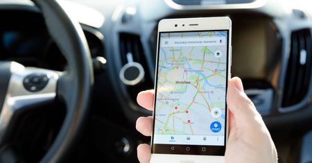 Mapy Google pokazują fotoradary w Polsce. Yanosik nadal może dużo więcej