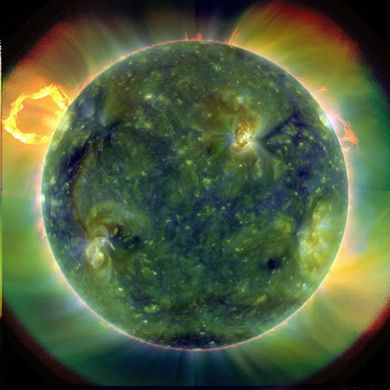 NASA Solar Dynamics Observatory udostępniło pierwsze zdjęcia Słońca (wideo)