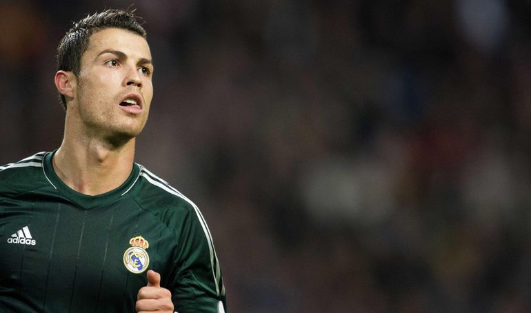 Cristiano Ronaldo trafił do Realu Madryt za kwotę 94 mln euro.