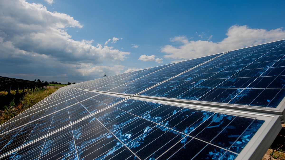 Panele słoneczne w szybie mogą produkować prąd w samochodach i mieszkaniach