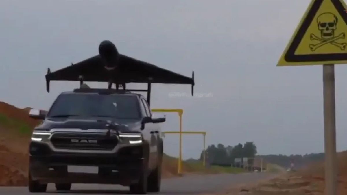 Dron Shahed / Gierań-2 na pickupie Dodge RAM