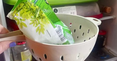 Rozmrażasz na durszlaku? Jeśli nie, popełniasz koszmarny błąd