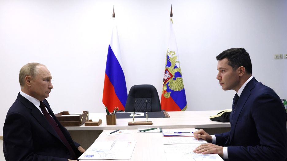 Władimir Putin i gubernator obwodu królewieckiego Anton Alichanow