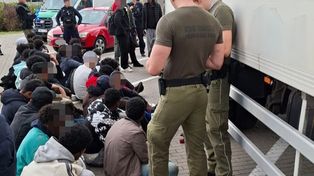 W chłodni ukrywali 34 migrantów. Zatrzymanie na A2