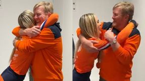 Co za obrazki! Piękna Jutta w objęciach króla