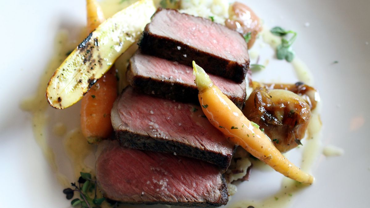 Pieczona polędwica wołowa (samo mięso, II klasa mięsa)