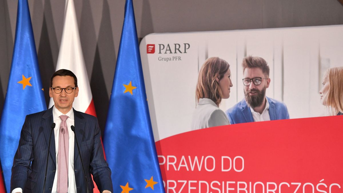 Premier Mateusz Morawiecki podczas spotkania z ekspertami "Prawo do przedsiębiorczości. Małe firmy - wielkie zmiany"